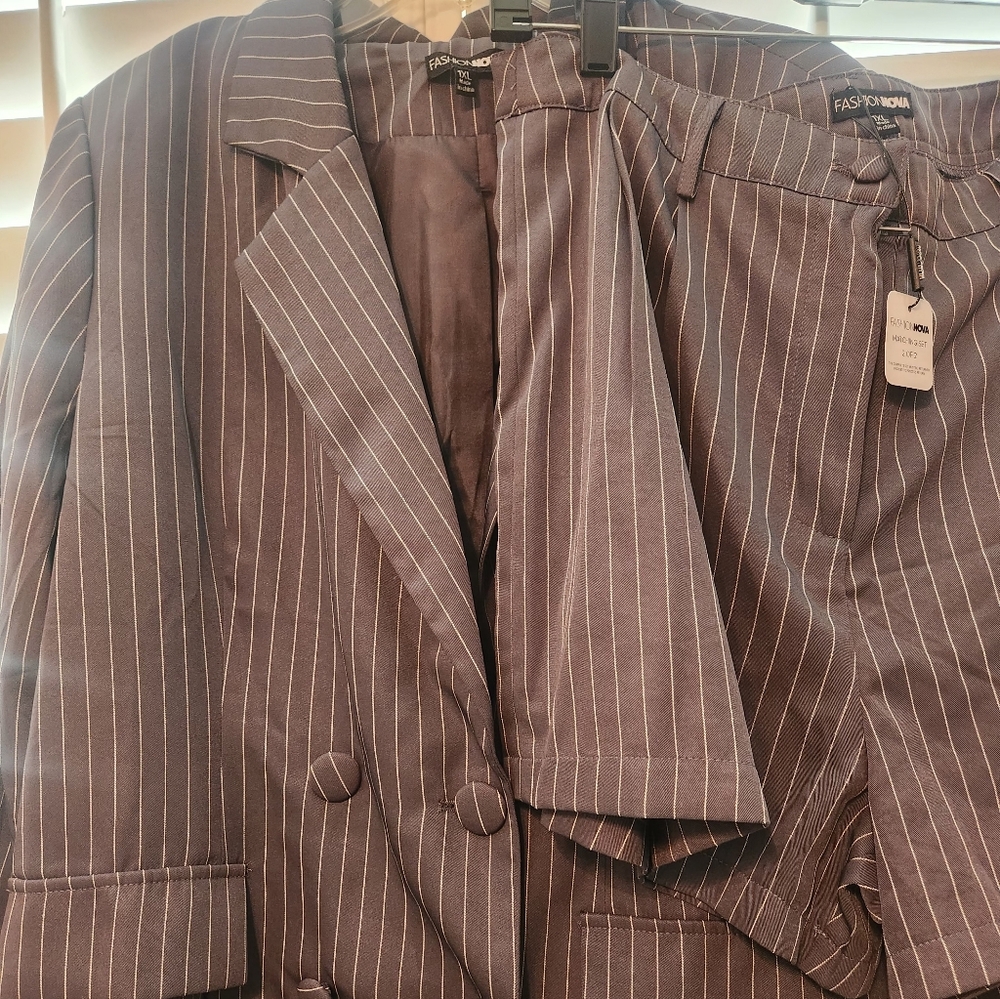 Fashion Nova Gray Blazer Pinstripe Short Set - Picture 7 of 8
